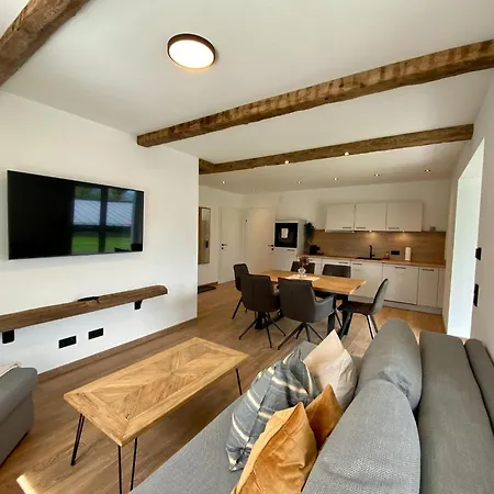 Large With Terrace Appartement *